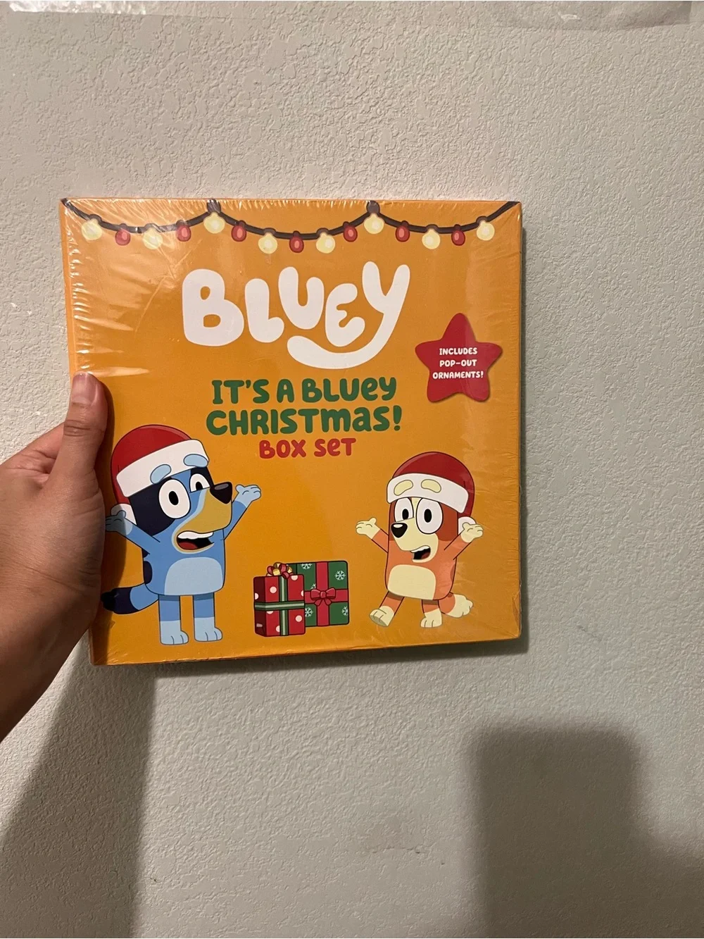 NWT It's a Bluey Christmas! Box Set: Includes Pop-Out Ornaments Hardcover